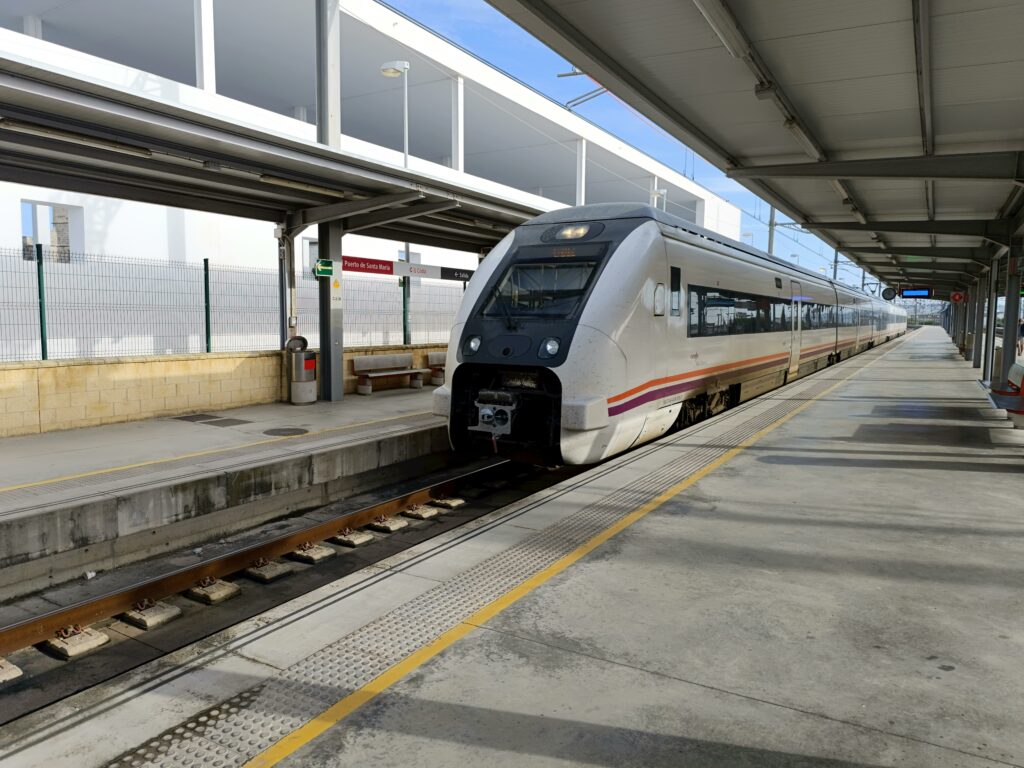 Tineri europeni, pregătiți-vă de aventură! Programul DiscoverEU revine cu o nouă ediție în care 40.000 de bilete de tren gratuite sunt puse la dispoziția tinerilor de 18 ani