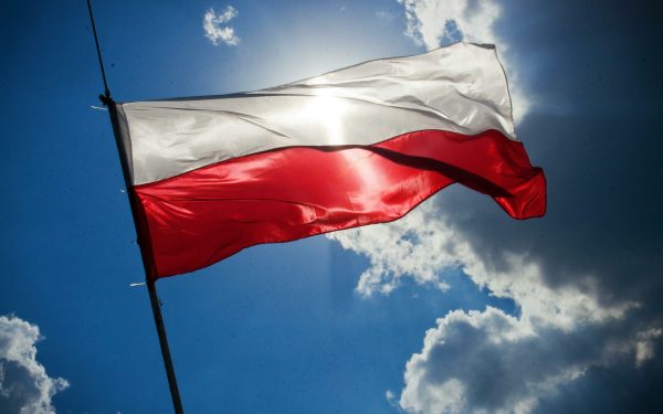 Polonia, pe urmele României la deficit: Cum stăm cu datoriile în UE?