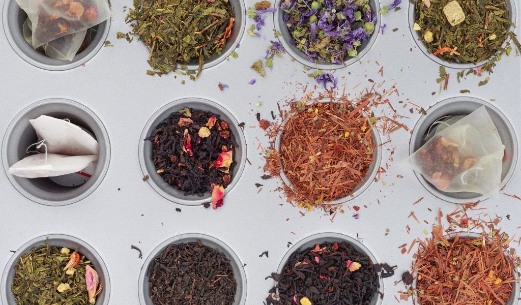 Ierburi salvatoare: Scapă de tuse și curăță plămânii, fără medicamente