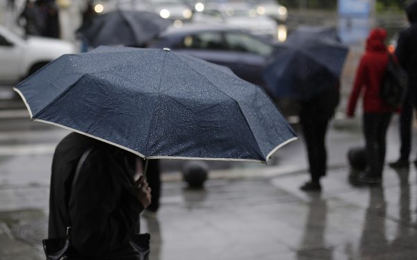 Temperaturi mari în București, dar vin ploile sâmbătă