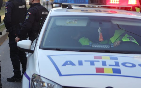 Doi bărbați, arestați preventiv după tâlhărie într-un local din Galați