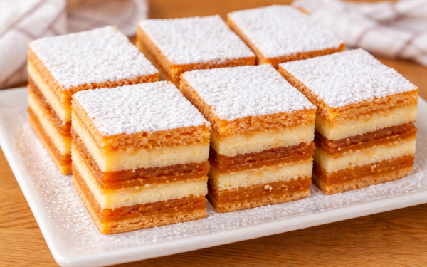 Prajitura cu bulion: Rețeta clasică, desertul copilăriei în România