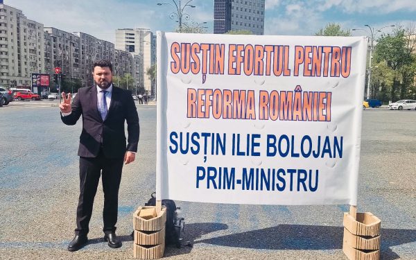 Loghin (Rădăuți, PNL) la București, în Piața Victoriei: Susține premierul Bolojan