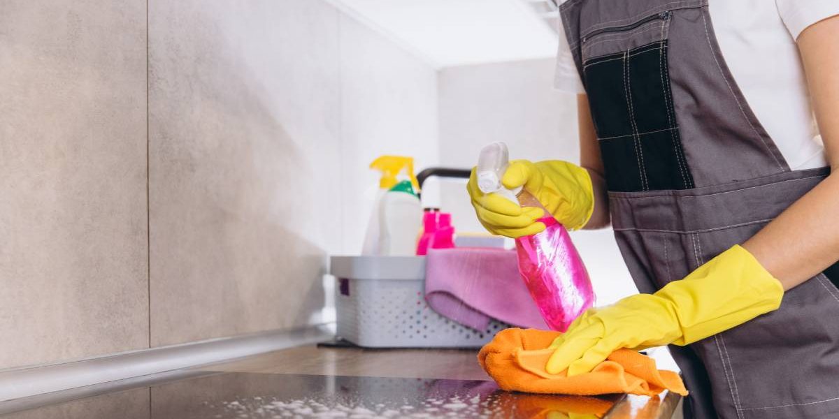 Atenție, pericol în casă: Ce NU amesteci niciodată la curățenie!