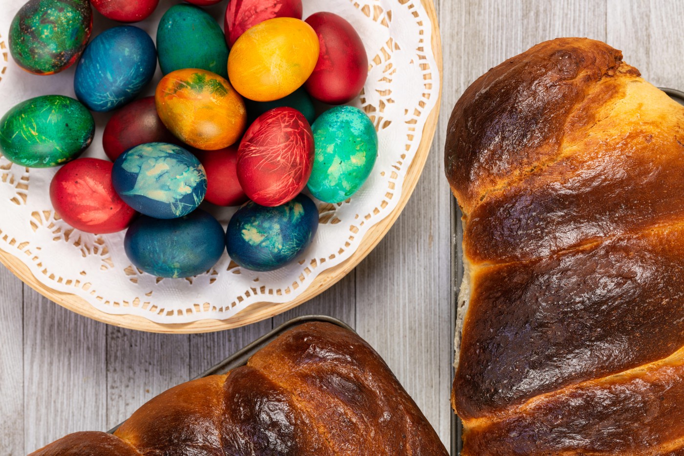 Creșterile de prețuri din preajma Paștelui complică bugetele românilor în contextul unui consum tot mai atent