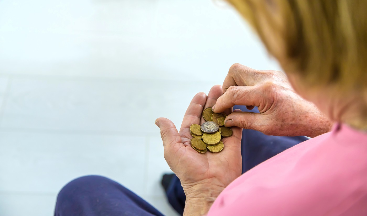 În timp ce economia României traversează o perioadă dificilă, pensionarii devin unul dintre cele mai vulnerabile segmente ale populației