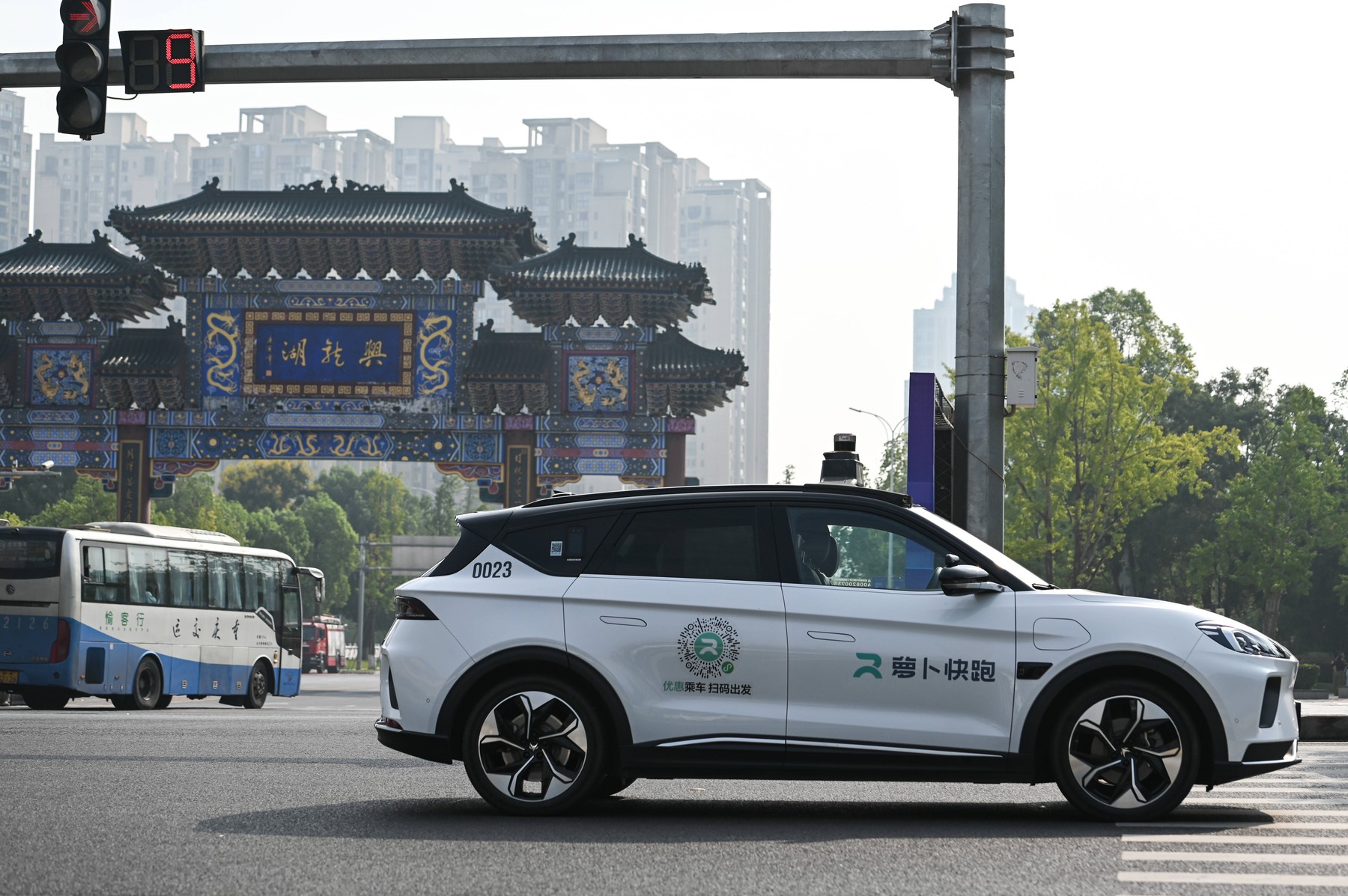 Autoritățile din Wuhan au anunțat miercuri că o defecțiune tehnică majore a afectat funcționarea serviciului robotaxi Apollo Go din orașul din centrul Chinei