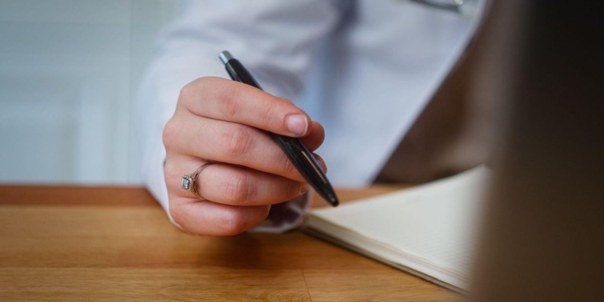 Doctorița, scandal în Italia: Refuză să trateze rudele pacientei cu care s-a certat