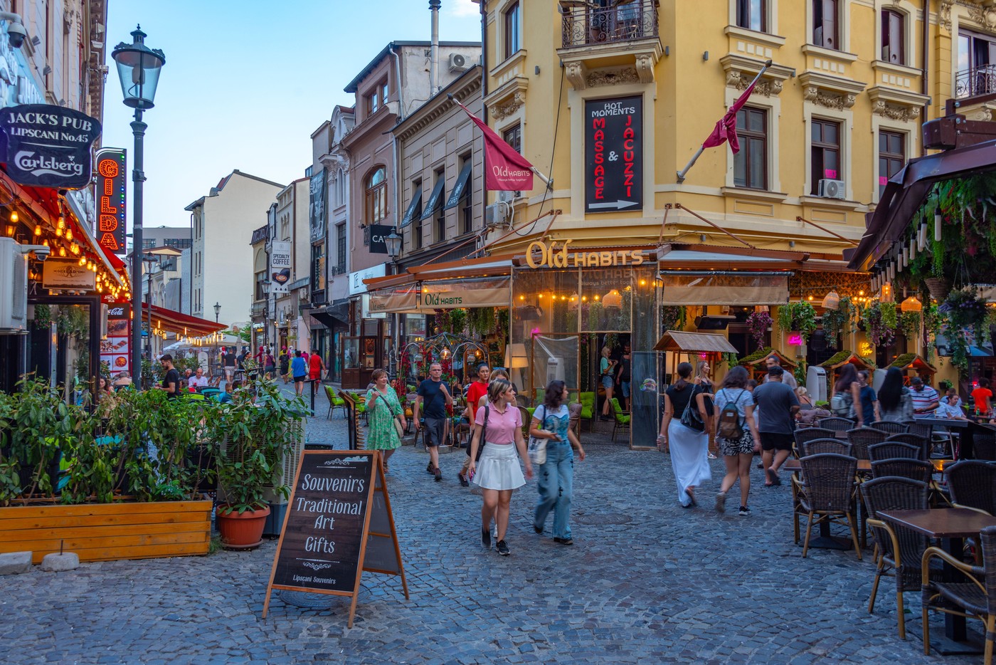 Bucureștiul nu impresionează doar prin prețurile competitive, ci și prin diversitatea de experiențe culturale și atracții turistice