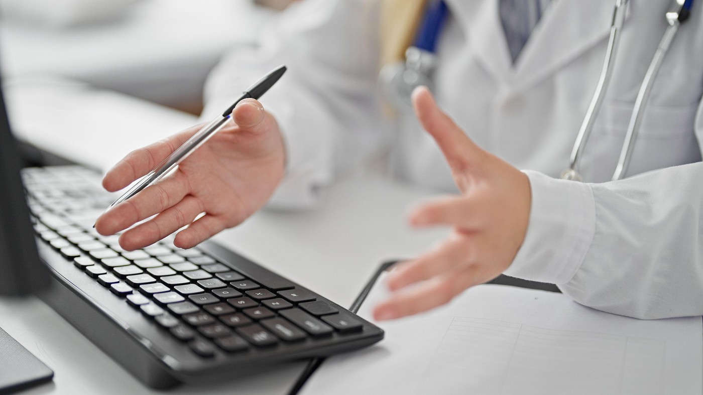 Concediul medical reprezintă o componentă esențială a sistemului de protecție socială din România, fiind acordat angajaților pentru diferite situații de boală sau accidente