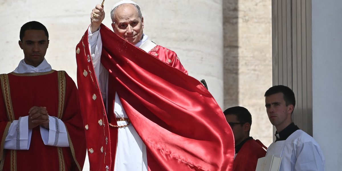 Trump, atac la Papa Francisc: Îi prefer pe fratele său, MAGA convins