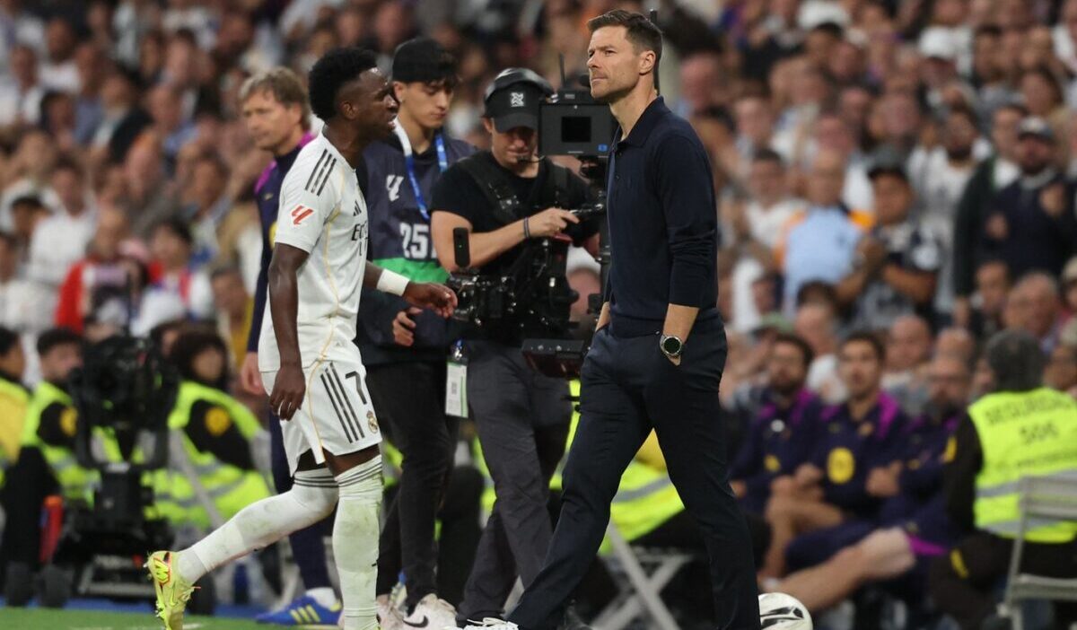 Vinicius recunoaște tensiunea cu Xabi Alonso: „Mi-am cerut scuze după o reacție neplăcută”