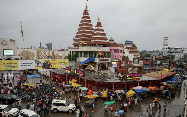 India: Dezbatere-șoc! Parlamente dublate și cotă de 33% pentru femei