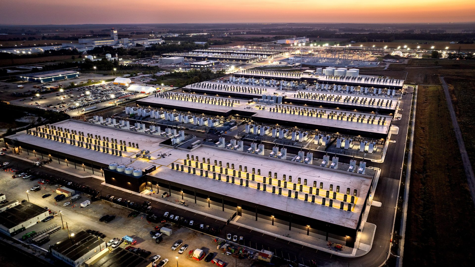 Unele dintre cele mai mari centre de date din lume, cele care susțin alimentarea inteligenței artificiale, generează nu doar o consumare uriașă de energie, ci și un impact neobișnuit de alarmant asupra mediului