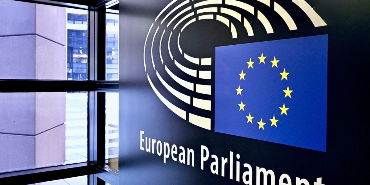 Vicepreședintele PE vrea „moment Ungaria” în România: Parlament schimbat radical