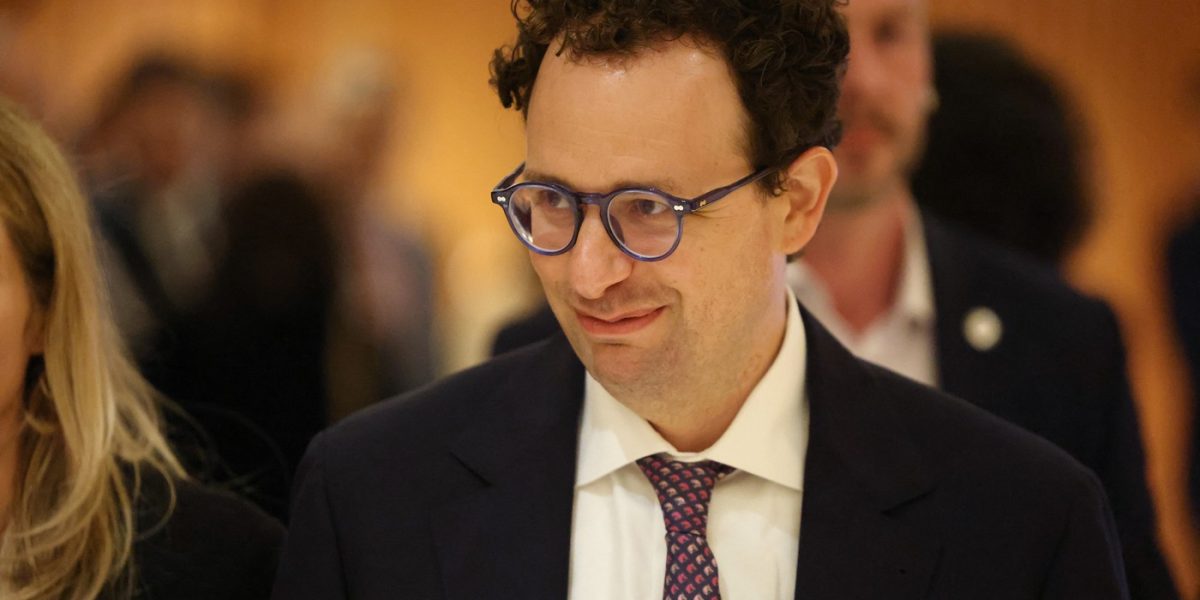 Anthropic, colosul IA, depășește OpenAI: Valorează un trilion de dolari!