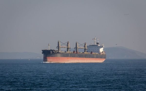 Criză în Ormuz: Noi rute pentru transportul de mărfuri, după tensiunile din strâmtoare?