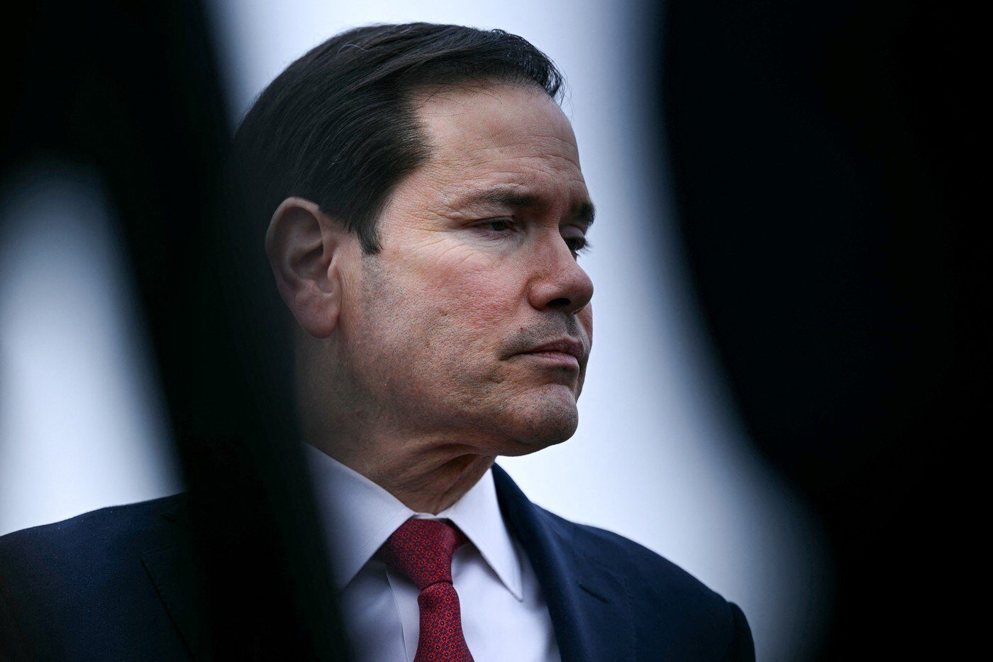 Secretarul de Stat american, Marco Rubio, a lăudat sprijinul României pentru operațiunile din Orientul Mijlociu Secretarul de Stat al SUA, Marco Rubio, a avut o convorbire telefonică joi cu ministrul român de Externe, Oana Țoiu, în cadrul căreia a exprimat mulțumiri pentru suportul oferit de România în operațiunile americane privind securitatea în Orientul Mijlociu