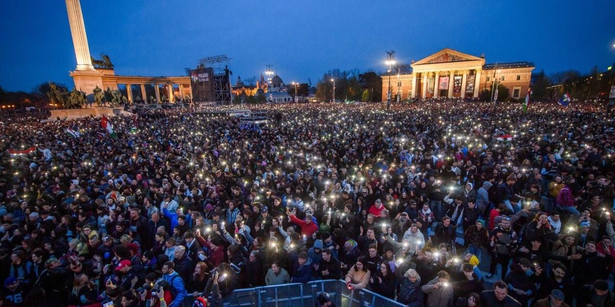 Maghiari, furia pe Orban: Peste 100.000 la un concert-protest!