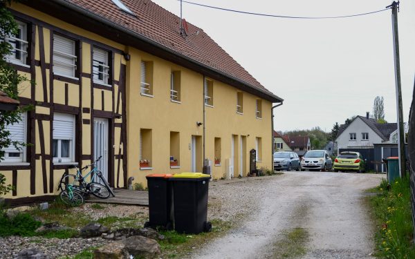 Francezii, șocați: Un puști de 9 ani, sechestrat de tatăl său într-o dubă, timp de un an!