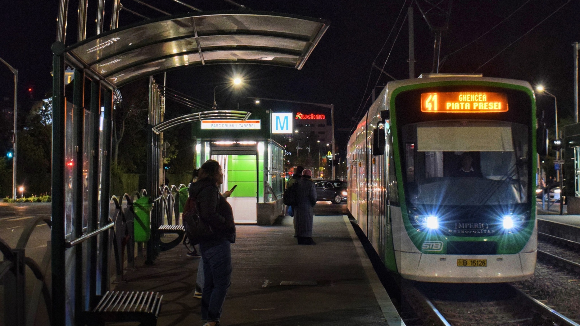 STB anunță programul mijloacelor de transport pentru Paște: Linia 41 circulă în noaptea de Înviere Societatea de Transport București (STB) a dat publicității programul de funcționare al mijloacelor de transport de suprafață pentru perioada sărbătorilor pascale