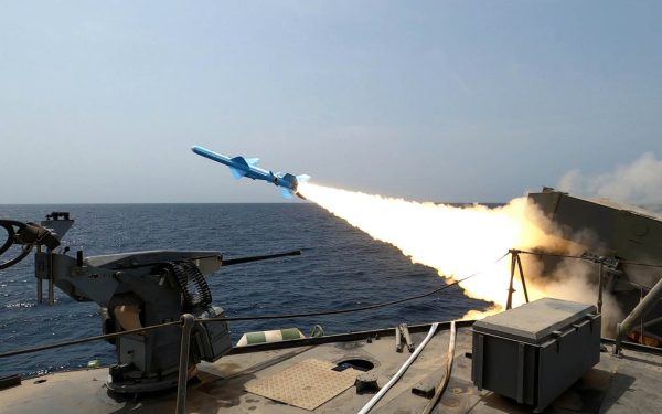 Iranul, furios, promite represalii după atacul SUA asupra unei nave