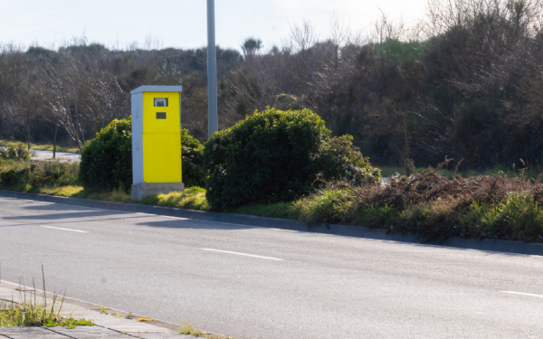 Radar-fulger în Spania: Dă 20 amenzi/minut și se mută rapid!