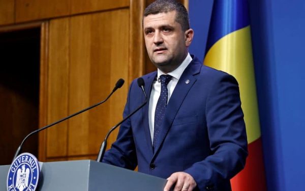 Miruță avertizează: Blocajul politic riscă să piardă contracte SAFE