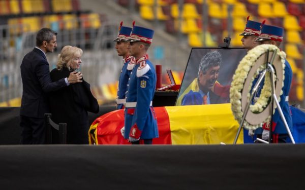 Mircea Lucescu va fi înmormântat vineri, la Biserica Sfântul Elefterie din București Fostul selecționer al României, Mircea Lucescu, va fi condus pe ultimul drum vineri