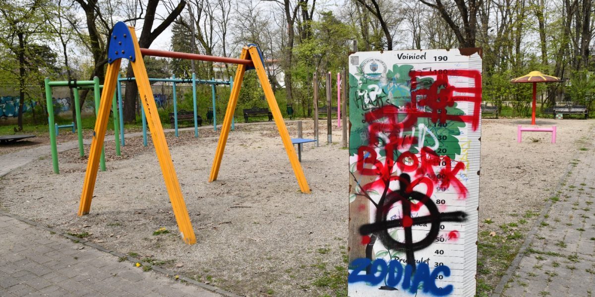 Ciucu, atac la Herăstrău: „Cacofonie” de mobilier și „cașcarabete”