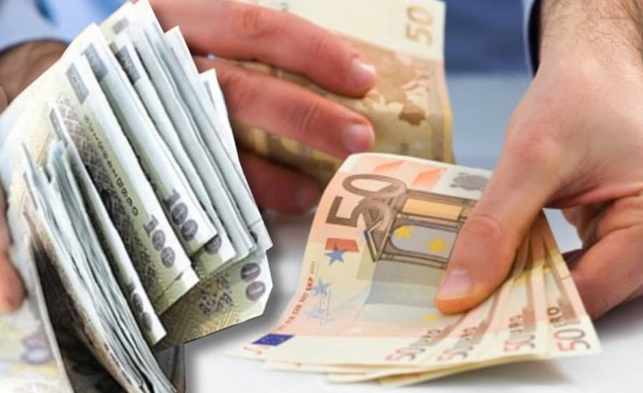 Remiteri: Străinii scot peste 2 miliarde € din România, românii trimit mai puțin