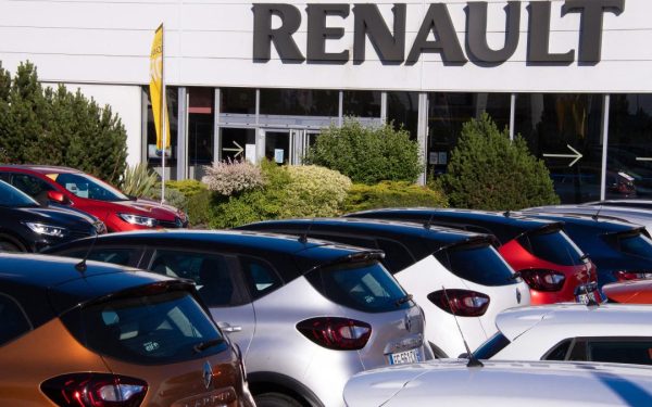 Renault dă afară ingineri: China lovește puternic industria auto mondială