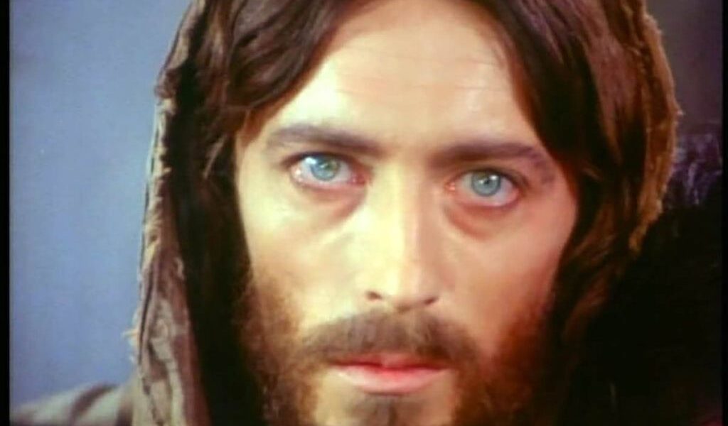 Blestemul lui Iisus: Robert Powell, la un pas de moarte pe cruce