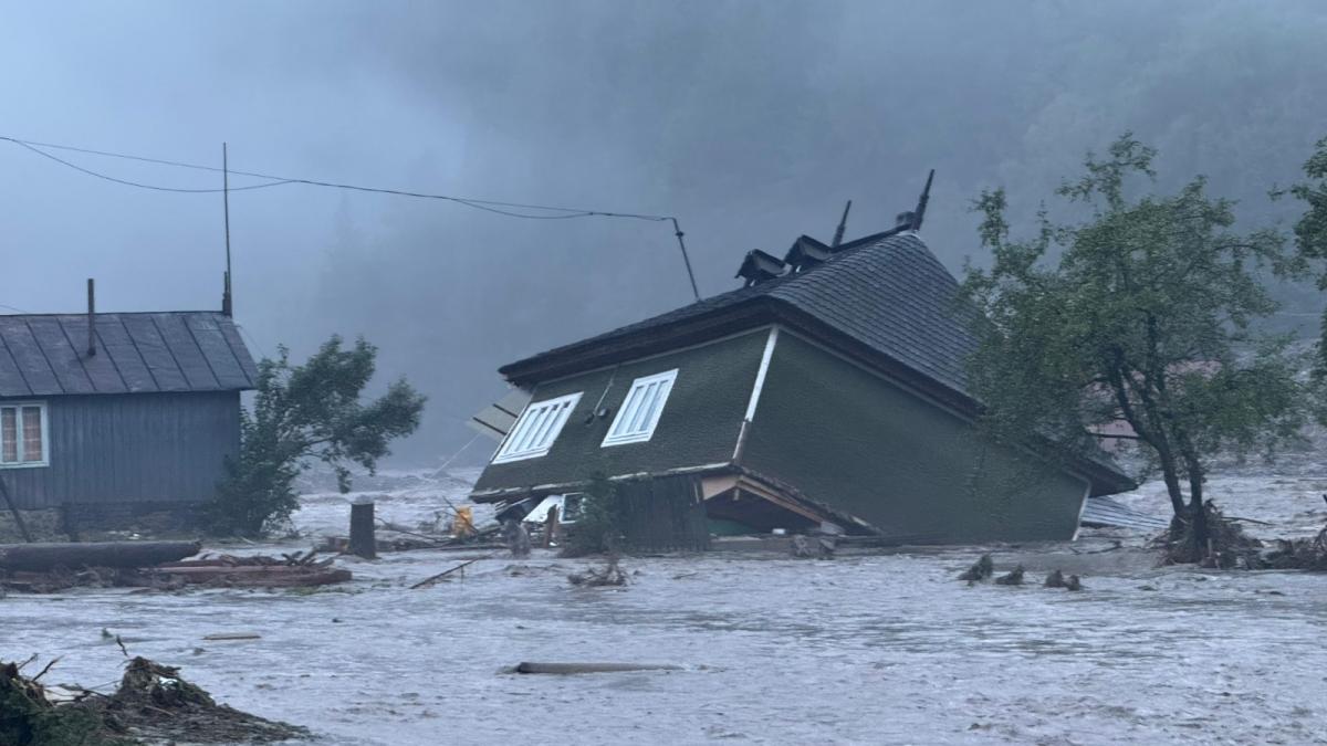 Senatul a adoptat tacit un proiect de lege pentru despăgubiri în caz de dezastre și conflicte Senatul a aprobat, marți, tacit, un proiect de lege care prevede acordarea de despăgubiri materiale pentru persoanele afectate de dezastre naturale sau conflicte armate