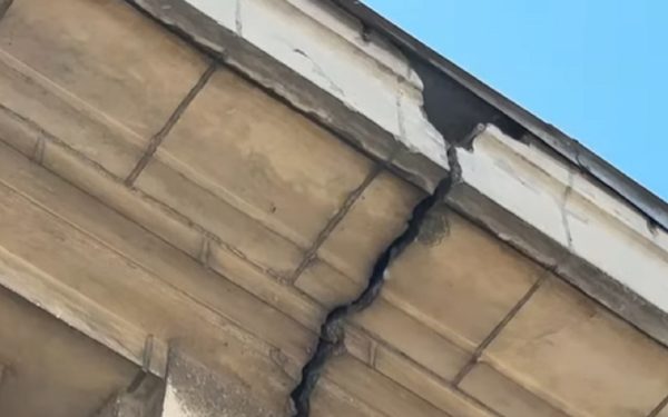 Sala Sporturilor, pericol pentru fani: Inundații și crăpături majore