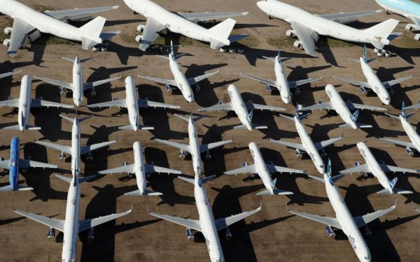 Europa, la un pas de criză: Combustibilul pentru avioane se termină