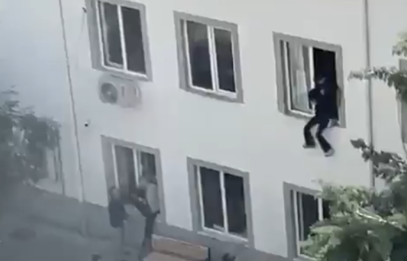 Patru morți și 20 de răniți: Autoritățile impun tăcere presei