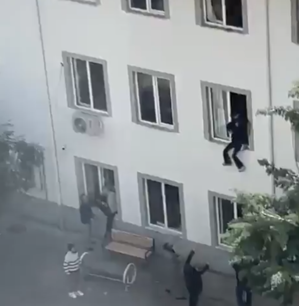 Patru morți și 20 de răniți: Autoritățile impun tăcere presei