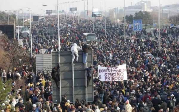 UE, pe cale să blocheze 1,5 mld euro pentru Serbia: Democrație șubredă, relații cu Rusia