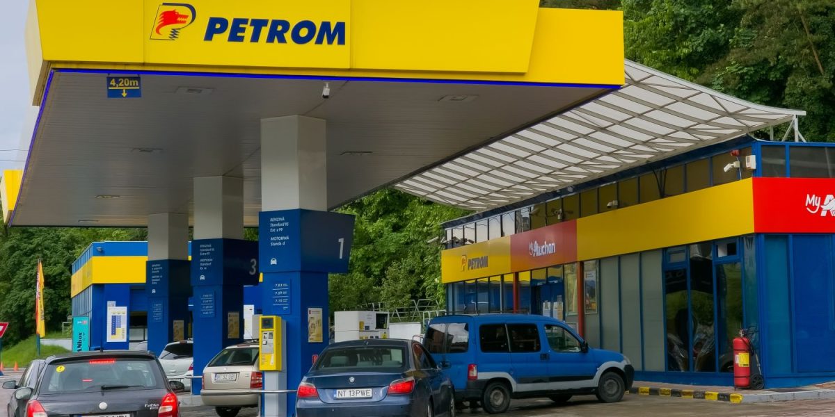 Motorina și benzina sfidează prețurile: Cât plătești la pompă azi?