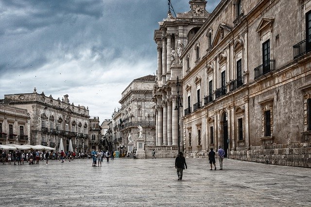 Sicilia, subvenții de 30.000 euro pentru angajări pe termen nelimitat