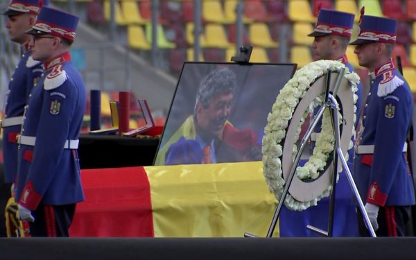 Moment penibil la FCSB – Oțelul: Ce s-a întâmplat în minutul de reculegere pentru Mircea Lucescu