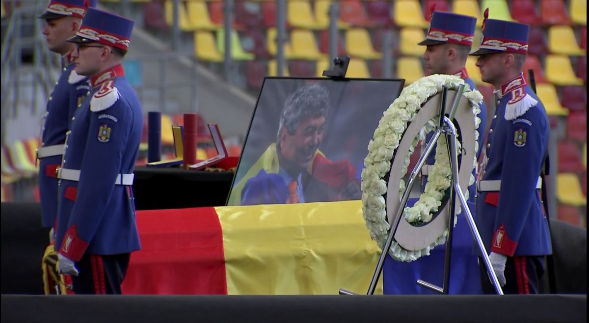 Moment penibil la FCSB – Oțelul: Ce s-a întâmplat în minutul de reculegere pentru Mircea Lucescu