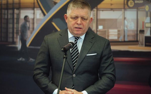 Slovacia șantajează: blochează sancțiunile contra Rusiei, dacă nu e reparată conducta Drujba