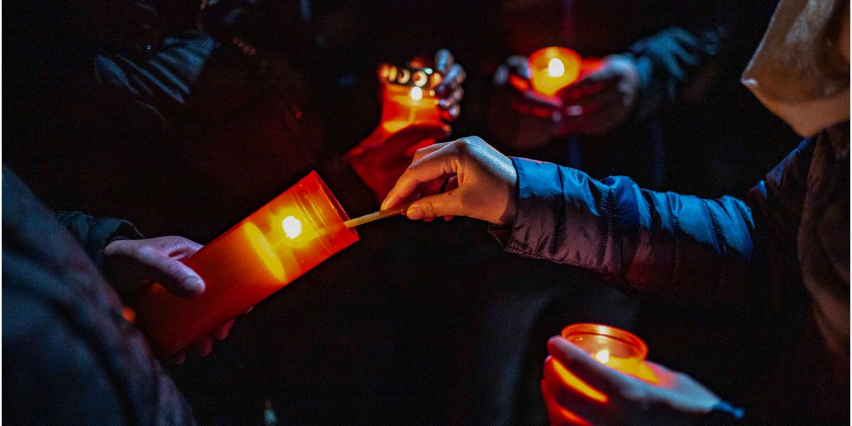 Paștele la miezul nopții: Doi preoți explică semnificația Învierii