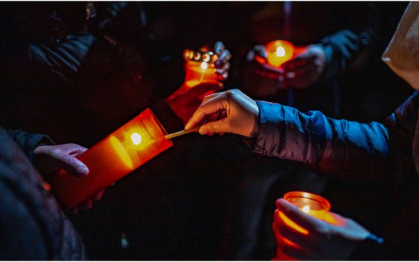 Paștele la miezul nopții: Doi preoți explică semnificația Învierii