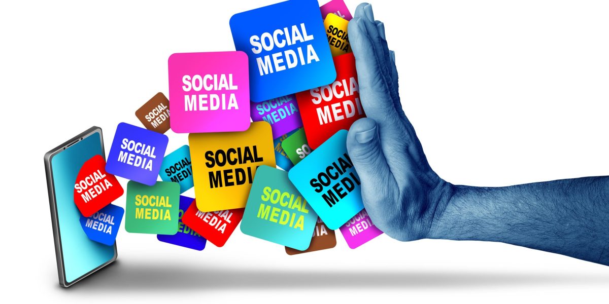 Utilizatorii din social media, tot mai pasivi. Ce schimbă online-ul?