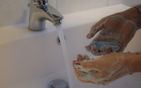 Alertă SANITARĂ la București: Ce au găsit medicii în săpunul din spital (VIDEO)