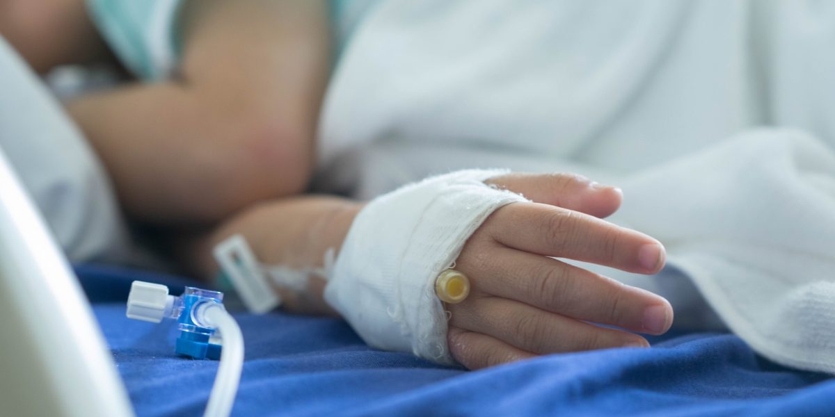 Seringi refolosite în spital: Sute de copii infectați cu HIV