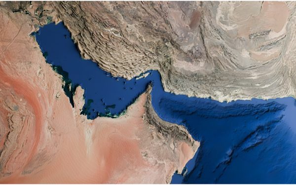 Iranul amenință cu închiderea Strâmtorii Ormuz, anunț făcut de armată